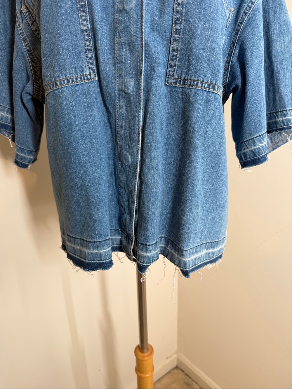 Anthropologie Pilcro Women’s Boxy Buttondown (Snaps) - SZ L- Blue Denim Shirt - Picture 6 of 14